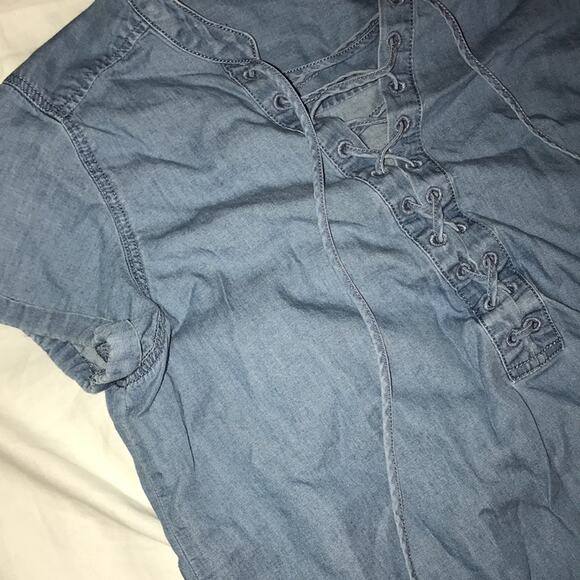 Express Blue Chambray Lace Up V Neck Blouse Top Short Sleeve - Picture 5 of 6